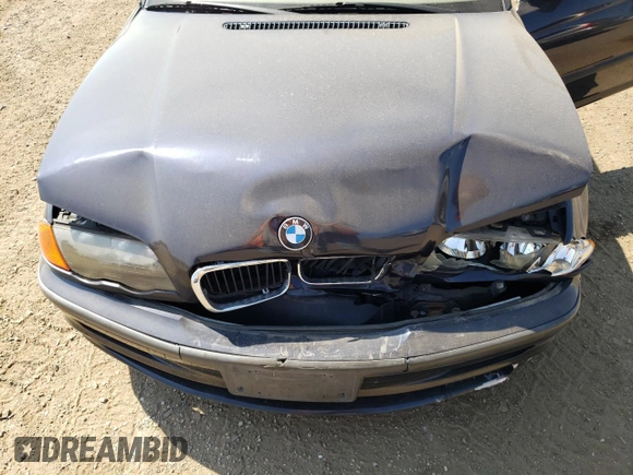 2001 BMW 3 Series 325i with VIN WBAAN37471ND45451, listed as a Copart auction lot 68648884 with 156,589 mi miles and Salvage Title. Bid and sale history available at carsss.com. Image 13.