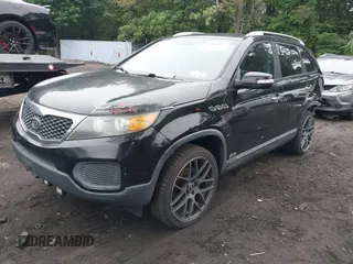 2012 Kia Sorento LX z VIN 5XYKTDA20CG218154, wystawiony jako IAAI lot #42428383 z przebiegiem 126 889 mil mil oraz . Historia ofert i sprzedaży dostępna na DreamBid. Obrazek 17.