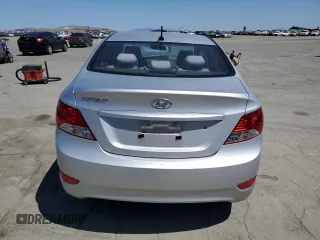 2013 Hyundai Accent GLS z VIN KMHCT4AE5DU416853, wystawiony jako Copart lot #57818195 z przebiegiem 84 550 mil mil oraz Szkoda całkowita • Salvage title. Historia ofert i sprzedaży dostępna na DreamBid. Obrazek 6.