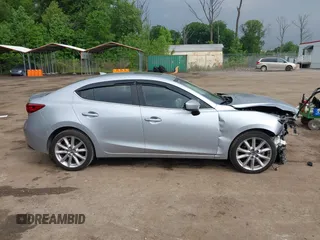 2017 Mazda 3 Grand Touring z VIN 3MZBN1W30HM133185, wystawiony jako IAAI lot #42279730 z przebiegiem 6 518 mil mil oraz . Historia ofert i sprzedaży dostępna na DreamBid. Obrazek 13.