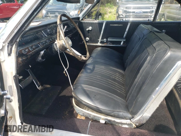1963 Pontiac Bonneville z VIN 863L51113, wystawiony jako Copart lot #71038274 z przebiegiem 47 854 mil mil oraz Czysty tytuł • Clean title. Historia ofert i sprzedaży dostępna na DreamBid. Obrazek 7.