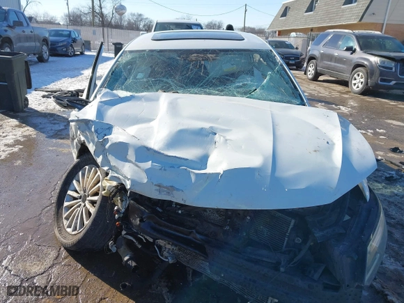 2016 Volkswagen Passat 1.8T SE w/Technology with VIN 1VWBS7A36GC020005, listed as a IAAI auction lot 41640152 with 1 mi miles. Bid and sale history available at carsss.com. Image 13.