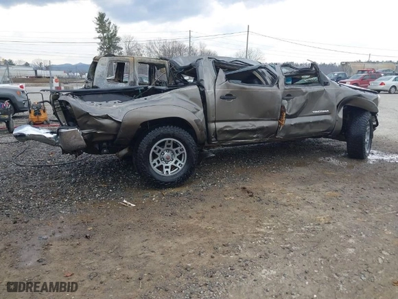 2011 Toyota Tacoma with VIN 3TMLU4EN0BM074810, listed as a IAAI auction lot 40629567 with 1 mi miles. Bid and sale history available at carsss.com. Image 4.