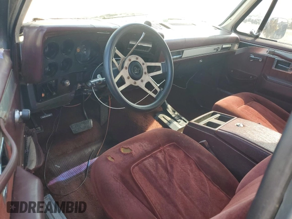 1987 Chevrolet Blazer z VIN 1GNEV18C0HF122644, wystawiony jako Copart lot #60716955 z przebiegiem 69 232 mil mil oraz Czysty tytuł • Clean title. Historia ofert i sprzedaży dostępna na DreamBid. Obrazek 8.
