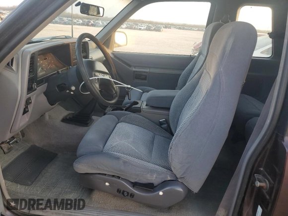 1994 Ford Explorer z VIN 1FMCU22X9RUD89035, wystawiony jako Copart lot #45743325 z przebiegiem 223 237 mil mil oraz Czysty tytuł • Clean title. Historia ofert i sprzedaży dostępna na DreamBid. Obrazek 7.