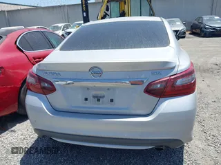 2017 Nissan Altima S z VIN 1N4AL3AP7HN324639, wystawiony jako IAAI lot #42008550 z przebiegiem 101 419 mil mil oraz . Historia ofert i sprzedaży dostępna na DreamBid. Obrazek 17.