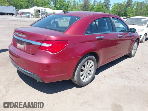 2013 Chrysler 200 Limited with VIN 1C3CCBCGXDN528375, listed as a IAAI auction lot 42095856 with 182,008 mi miles. Bid and sale history available at carsss.com. Image 4.