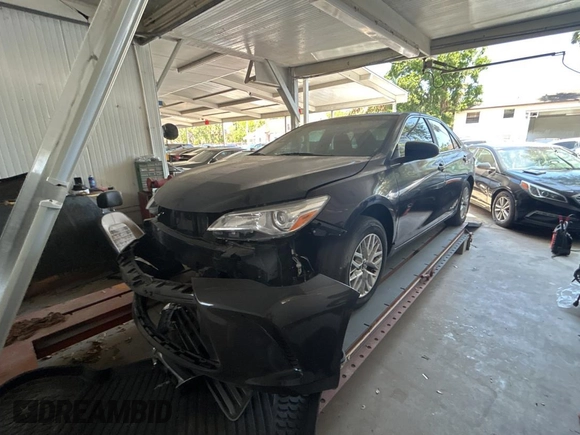 2017 Toyota Camry XLE with VIN 4T1BF1FK3HU349322, listed as a Copart auction lot 54959135 with 71,125 mi miles and Clean Title. Bid and sale history available at carsss.com. Image 2.