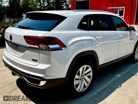 2021 Volkswagen Atlas SE with VIN 1V2KE2CA2MC222522, listed as a Copart auction lot 51698255 with 68,204 mi miles and Clean title. Bid and sale history available at DreamBid. Image 4.
