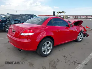 2008 Mercedes-Benz SLK 280 z VIN WDBWK54F58F176503, wystawiony jako IAAI lot #42215431 z przebiegiem 78 342 mil mil oraz . Historia ofert i sprzedaży dostępna na DreamBid. Obrazek 4.