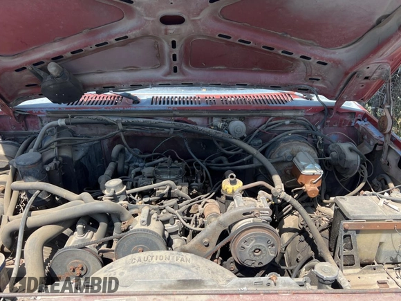 1986 Ford F-250 z VIN 1FTHF26L6GPA07454, wystawiony jako Copart lot #65404175 z przebiegiem 69 638 mil mil oraz Czysty tytuł • Clean title. Historia ofert i sprzedaży dostępna na DreamBid. Obrazek 7.