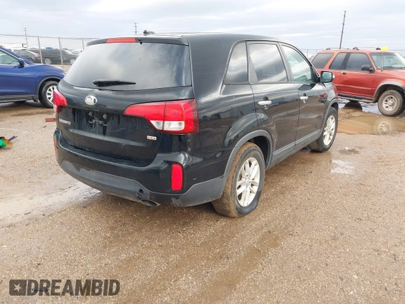 2014 Kia Sorento LX with VIN 5XYKT3A67EG539205, listed as a IAAI auction lot 41877741 with 177,446 mi miles. Bid and sale history available at carsss.com. Image 4.