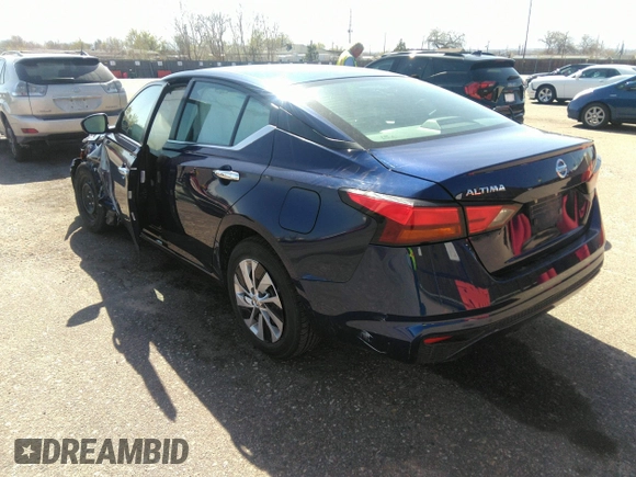 2022 Nissan Altima 2.5 S with VIN 1N4BL4BV4NN383800, listed as a IAAI auction lot 41949963 with 59,770 mi miles. Bid and sale history available at carsss.com. Image 3.