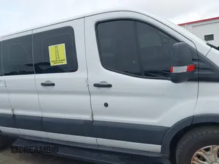 2016 Ford Transit XL z VIN 1FBZX2ZM8GKA69297, wystawiony jako IAAI lot #42689356 z przebiegiem 192 432 mil mil oraz . Historia ofert i sprzedaży dostępna na DreamBid. Obrazek 13.