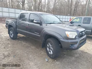 2013 Toyota Tacoma PreRunner with VIN 5TFJU4GN4DX035574, listed as a IAAI auction lot 41465269 with 120,518 mi miles. Bid and sale history available at carsss.com. Image 1.