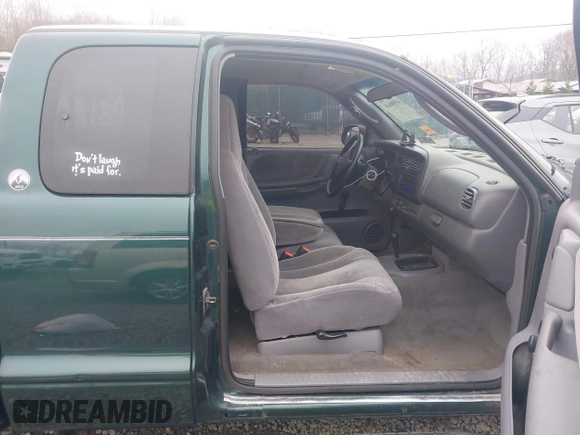 2000 Dodge Dakota SLT with VIN 1B7GG22X3YS508480, listed as a IAAI auction lot 41900645 with 105,652 mi miles and . Bid and sale history available at carsss.com. Image 5.