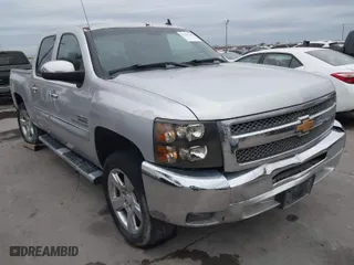 2012 Chevrolet Silverado 1500 LT with VIN 3GCPCSE02CG192161, listed as a IAAI auction lot 41287598 with 284,698 mi miles. Bid and sale history available at carsss.com. Image 1.
