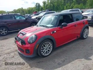 2012 MINI Hardtop S z VIN WMWSV3C53CTY29678, wystawiony jako IAAI lot #42367662 z przebiegiem 241 475 mil mil oraz . Historia ofert i sprzedaży dostępna na DreamBid. Obrazek 2.
