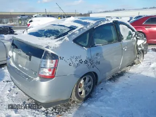 2004 Toyota Prius with VIN JTDKB20U440091037, listed as a IAAI auction lot 41589007 with 277,808 mi miles. Bid and sale history available at carsss.com. Image 4.