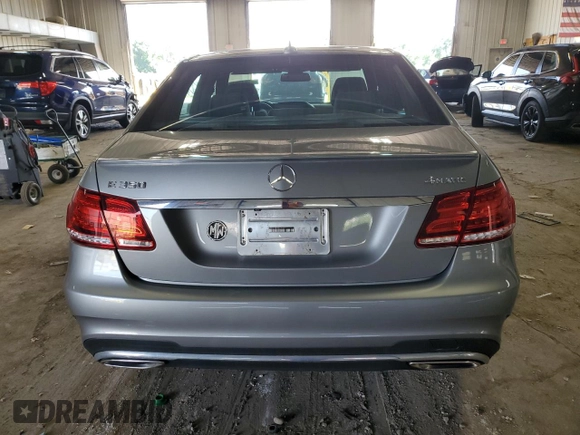 2014 Mercedes-Benz E 350 Luxury with VIN WDDHF8JB5EB059479, listed as a Copart auction lot 61972935 with 262,964 mi miles and Clean title. Bid and sale history available at DreamBid. Image 6.