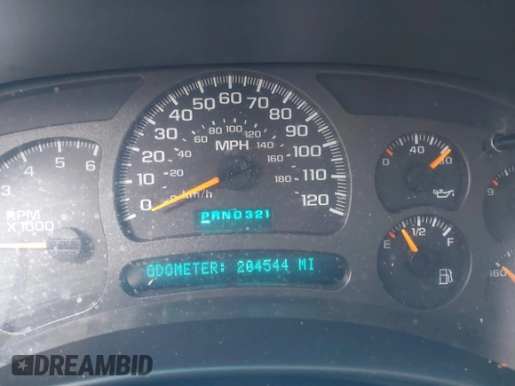 2003 Chevrolet Suburban Z71 with VIN 3GNFK16Z33G170733, listed as a IAAI auction lot 41741020 with 204,544 mi miles. Bid and sale history available at carsss.com. Image 7.