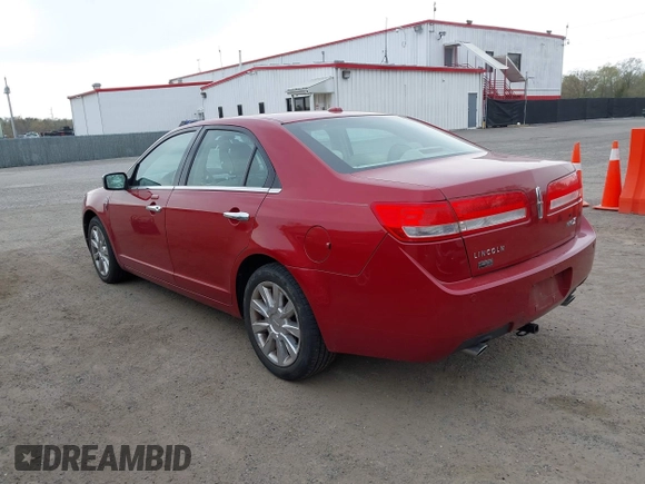 2010 Lincoln MKZ z VIN 3LNHL2GCXAR626531, wystawiony jako IAAI lot #41984044 z przebiegiem 157 378 mil mil oraz . Historia ofert i sprzedaży dostępna na DreamBid. Obrazek 3.