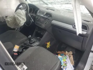 2018 Volkswagen Tiguan S z VIN 3VV0B7AX6JM115961, wystawiony jako Copart lot #51405135 z przebiegiem 92 096 mil mil oraz Szkoda całkowita • Salvage title. Historia ofert i sprzedaży dostępna na DreamBid. Obrazek 8.