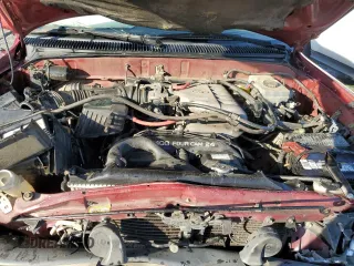 2001 Toyota 4Runner SR5 z VIN JT3GN86R310196994, wystawiony jako Copart lot #52255965 z przebiegiem 273 429 mil mil oraz Szkoda całkowita • Salvage title. Historia ofert i sprzedaży dostępna na DreamBid. Obrazek 12.