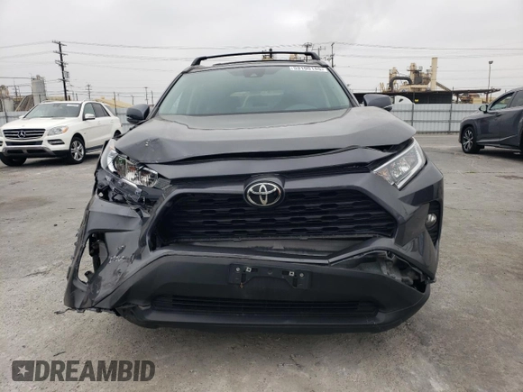 2021 Toyota RAV4 XLE with VIN 2T3W1RFV6MW167575, listed as a Copart auction lot 53100145 with 33,290 mi miles and Clean Title. Bid and sale history available at carsss.com. Image 5.