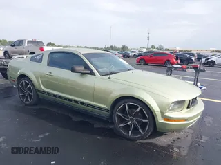 2005 Ford Mustang Deluxe with VIN 1ZVFT80N255140487, listed as a IAAI auction lot 42643309 with 153,782 mi miles and . Bid and sale history available at DreamBid. Image 1.