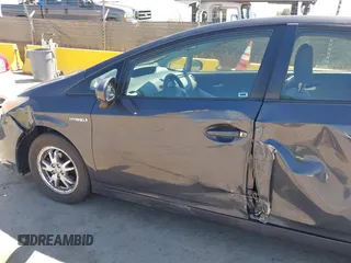 2010 Toyota Prius II z VIN JTDKN3DU0A5204018, wystawiony jako IAAI lot #42225375 z przebiegiem 127 101 mil mil oraz . Historia ofert i sprzedaży dostępna na DreamBid. Obrazek 6.