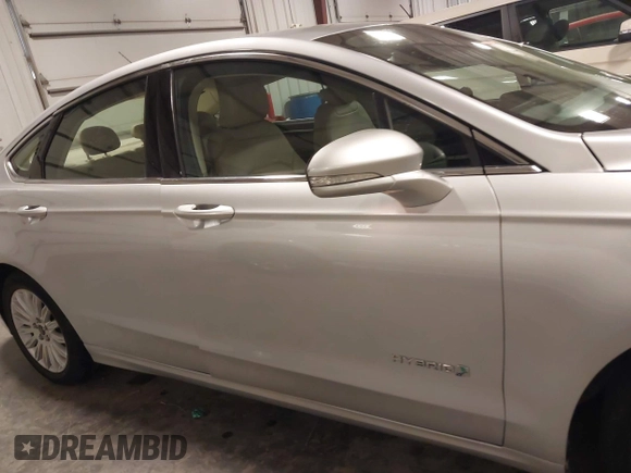 2015 Ford Fusion SE Hybrid with VIN 3FA6P0LU7FR266702, listed as a IAAI auction lot 41390791 with 94,465 mi miles. Bid and sale history available at carsss.com. Image 14.
