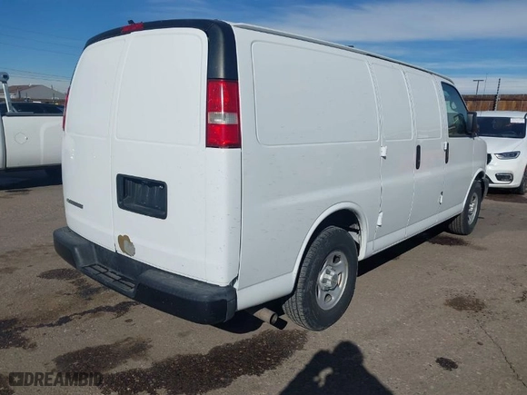 2008 Chevrolet Express Cargo Van with VIN 1GCFG15X781193027, listed as a IAAI auction lot 41403123 with 32,841 mi miles. Bid and sale history available at carsss.com. Image 4.