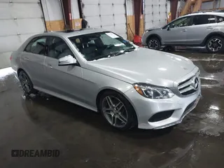 2015 Mercedes-Benz E-Class E 350 Luxury with VIN WDDHF8JB7FB140906, listed as a IAAI auction lot 41616225 with 137,859 mi miles. Bid and sale history available at carsss.com. Image 1.