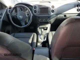 2017 Volkswagen Tiguan S z VIN WVGAV7AX6HK012370, wystawiony jako Copart lot #78956614 z przebiegiem 131 833 mil mil oraz Czysty tytuł • Clean title. Historia ofert i sprzedaży dostępna na DreamBid. Obrazek 8.
