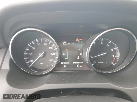 2015 Land Rover Range Rover Evoque Prestige with VIN SALVV2BG7FH021153, listed as a Copart auction lot 72284074 with 70,686 mi miles and Salvage title. Bid and sale history available at DreamBid. Image 9.