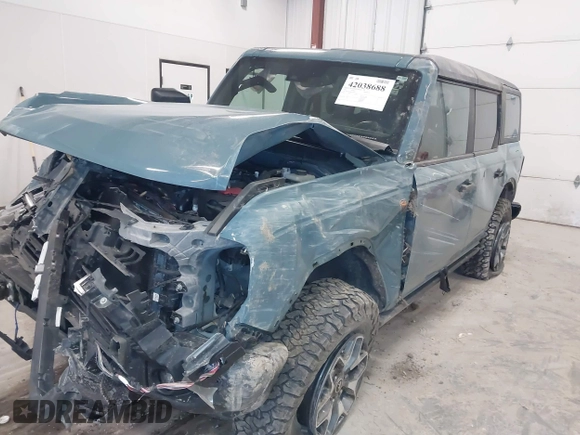 2022 Ford Bronco z VIN 1FMEE5DP8NLB54954, wystawiony jako IAAI lot #42038688 z przebiegiem 45 182 mil mil oraz . Historia ofert i sprzedaży dostępna na DreamBid. Obrazek 6.