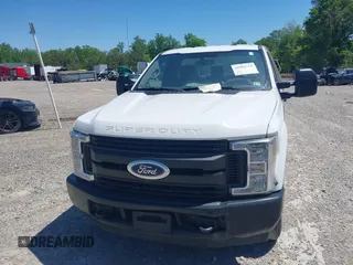2019 Ford Super Duty F-250 SRW XL with VIN 1FDBF2A69KED43087, listed as a IAAI auction lot 41982751 with 98,528 mi miles. Bid and sale history available at carsss.com. Image 6.