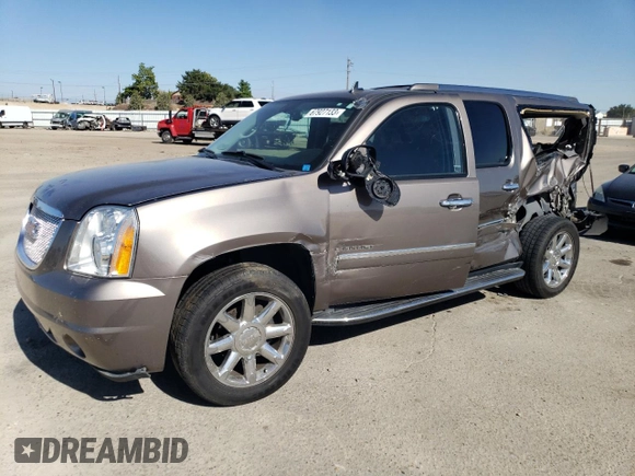 2014 GMC Yukon XL Denali with VIN 1GKS2MEF1ER107346, listed as a Copart auction lot 67927133 with 77,793 mi miles and Salvage Title. Bid and sale history available at carsss.com. Image 1.