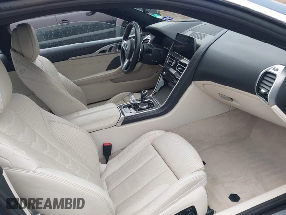 2020 BMW 8 Series M850i xDrive with VIN WBABC4C03LCE83098, listed as a IAAI auction lot 41430012 with 27,073 mi miles. Bid and sale history available at carsss.com. Image 5.