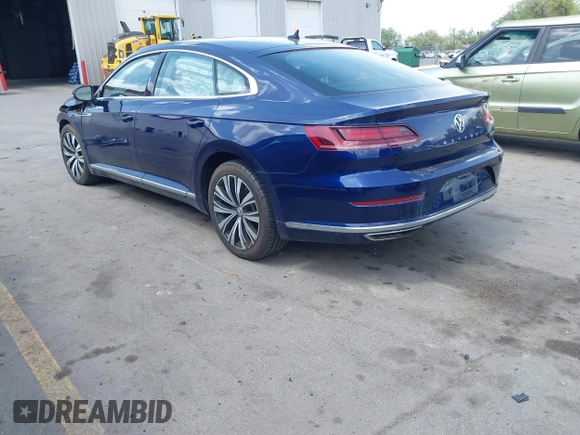 2019 Volkswagen Arteon SE с VIN WVWBR7AN3KE030990, выставлен на аукционе IAAI как лот 42130127 с пробегом 68 064 миль миль и . История ставок и продаж доступна на DreamBid. Изображение 3.