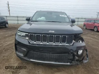 2023 Jeep Grand Cherokee Laredo z VIN 1C4RJHAG3PC625418, wystawiony jako Copart lot #49271395 z przebiegiem 12 874 mil mil oraz Szkoda całkowita • Salvage title. Historia ofert i sprzedaży dostępna na DreamBid. Obrazek 5.