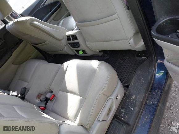 2017 Honda Pilot EX-L with VIN 5FNYF5H52HB031634, listed as a IAAI auction lot 41145133 with 164,668 mi miles. Bid and sale history available at carsss.com. Image 8.
