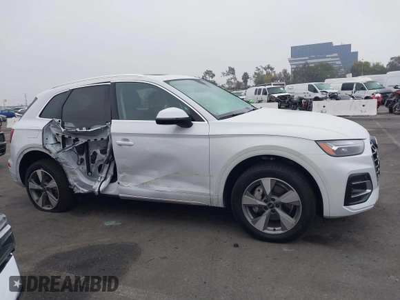 2024 Audi Q5 Premium Plus z VIN WA1BBAFY9R2044435, wystawiony jako IAAI lot #41210271 z przebiegiem 8 906 mil mil oraz . Historia ofert i sprzedaży dostępna na DreamBid. Obrazek 13.