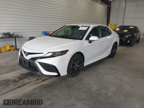 2022 Toyota Camry SE with VIN 4T1G11AK1NU694842, listed as a IAAI auction lot 42236424 with 52,335 mi miles and . Bid and sale history available at DreamBid. Image 2.