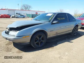 1995 Chevrolet Beretta z VIN 1G1LV15M5SY116047, wystawiony jako IAAI lot #42036344 z przebiegiem 104 222 mil mil oraz . Historia ofert i sprzedaży dostępna na DreamBid. Obrazek 2.