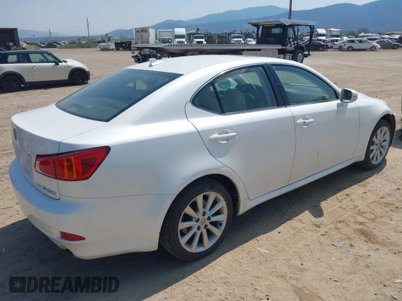 2009 Lexus IS with VIN JTHCK262595035403, listed as a IAAI auction lot 39838003 with 185,486 mi miles. Bid and sale history available at carsss.com. Image 4.