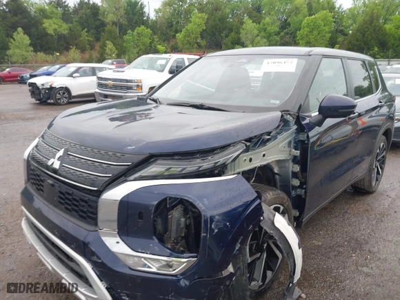 2024 Mitsubishi Outlander SE with VIN JA4J4VA84RZ044404, listed as a IAAI auction lot 42096457 with 18,084 mi miles. Bid and sale history available at carsss.com. Image 6.
