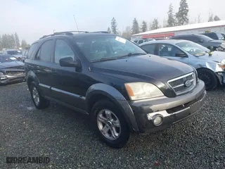 2004 Kia Sorento LX with VIN KNDJD733045243758, listed as a IAAI auction lot 41033516 with 183,831 mi miles. Bid and sale history available at carsss.com. Image 1.
