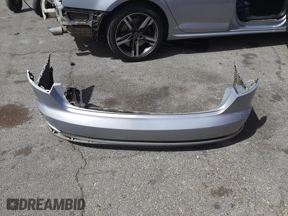 2018 Audi A4 Premium Plus z VIN WAUENAF41JA079176, wystawiony jako Copart lot #51166615 z przebiegiem 55 856 mil mil oraz Szkoda całkowita • Salvage title. Historia ofert i sprzedaży dostępna na DreamBid. Obrazek 12.